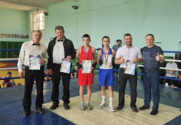 В Енакиево прошел турнир памяти заслуженного тренера по боксу Юрия  Минеева